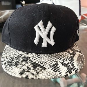Yankee Snake Brim SnapBack